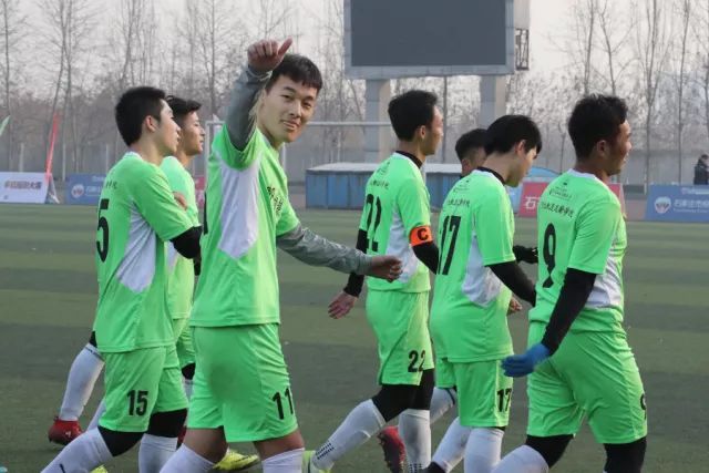 欧洲王中王！大巴黎2-1阿斯顿维拉，连续两年夺欧洲超级杯冠军